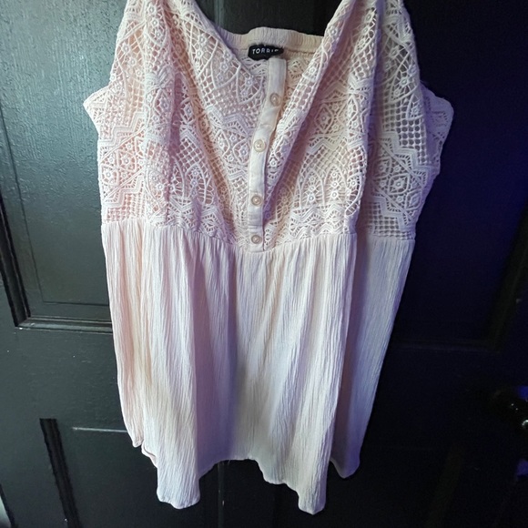 Torrid 3x button and lace detailed tank - Picture 10 of 10